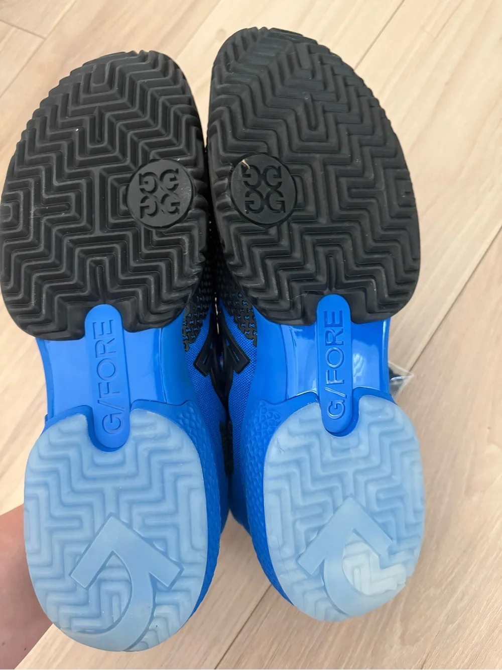 NWT! G/FORE Men's QRT1 Pickleball Shoes in a blue and black gradient.